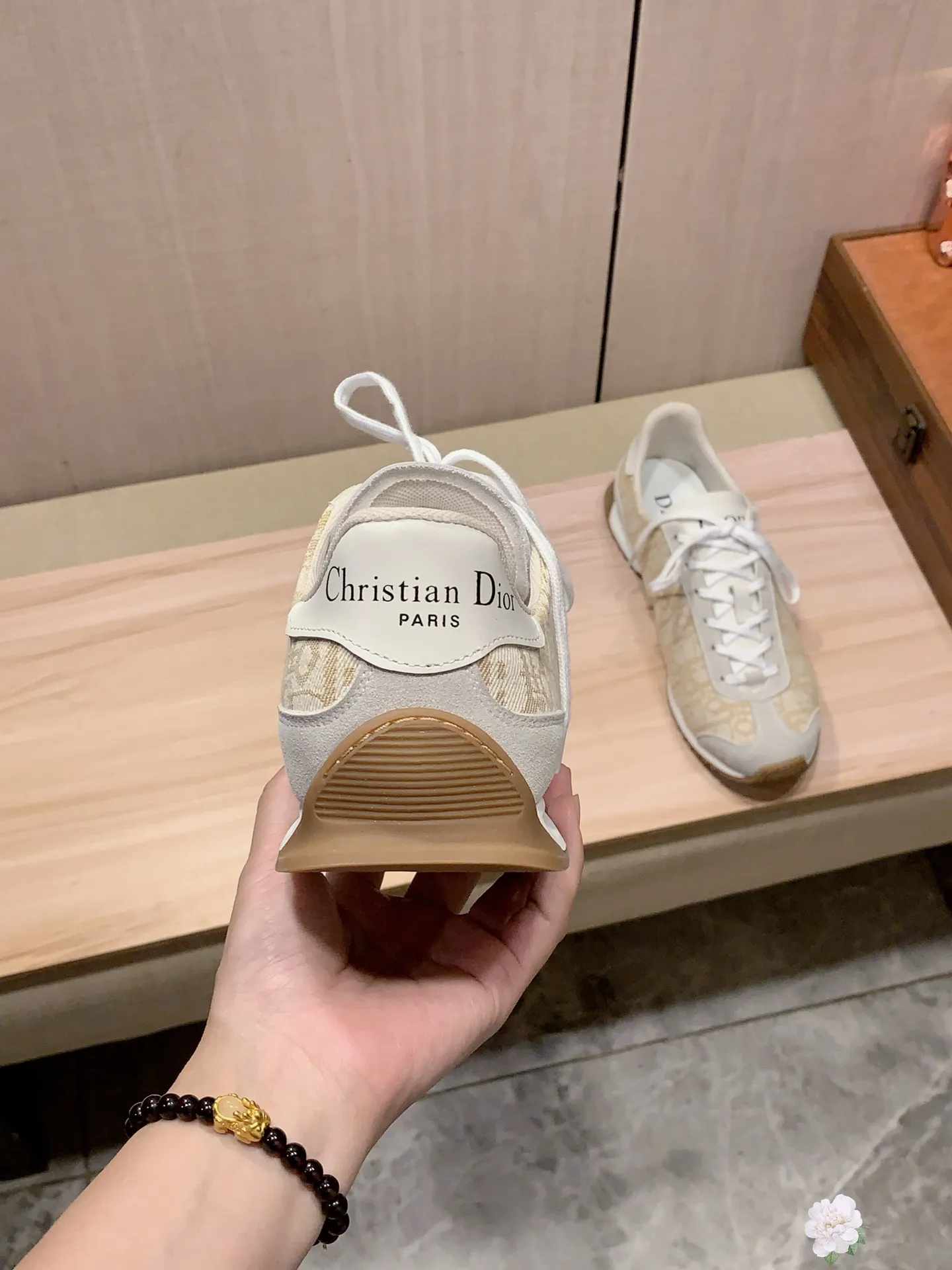 Men's Men's Shoes💰442💰💰🎩🎩[Lightning][Lightning] "Dior DIOR*" The latest and most popular casual shoes, top brand [seduce] luxury ~ purchasing agency, top ~ quality. [Strong] The upper is made of imported breathable cowhide with woven material ➕ breathable sheepskin feet (•) and fine workmanship. The original stylish and stylish soft rubber wear-resistant and non-slip outsole is light and comfortable on the feet. The real thing looks better when photographed in real life. 413: Code: 35-44, 45.46 can be customized, 8️⃣ colors selected